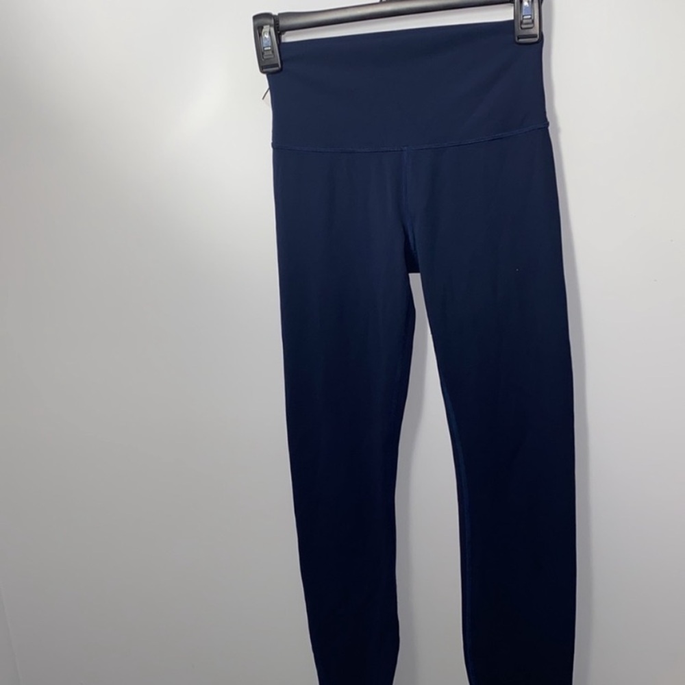 lululemon - Picture 3 of 7